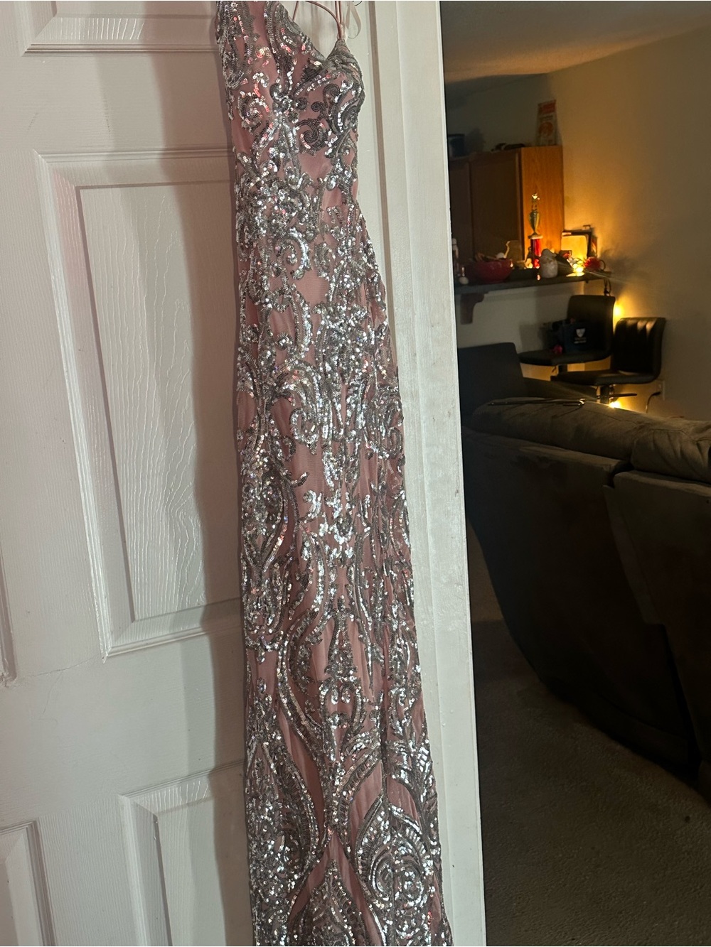 Elegant Pink Sequin Evening Dress with Silver Embellishment